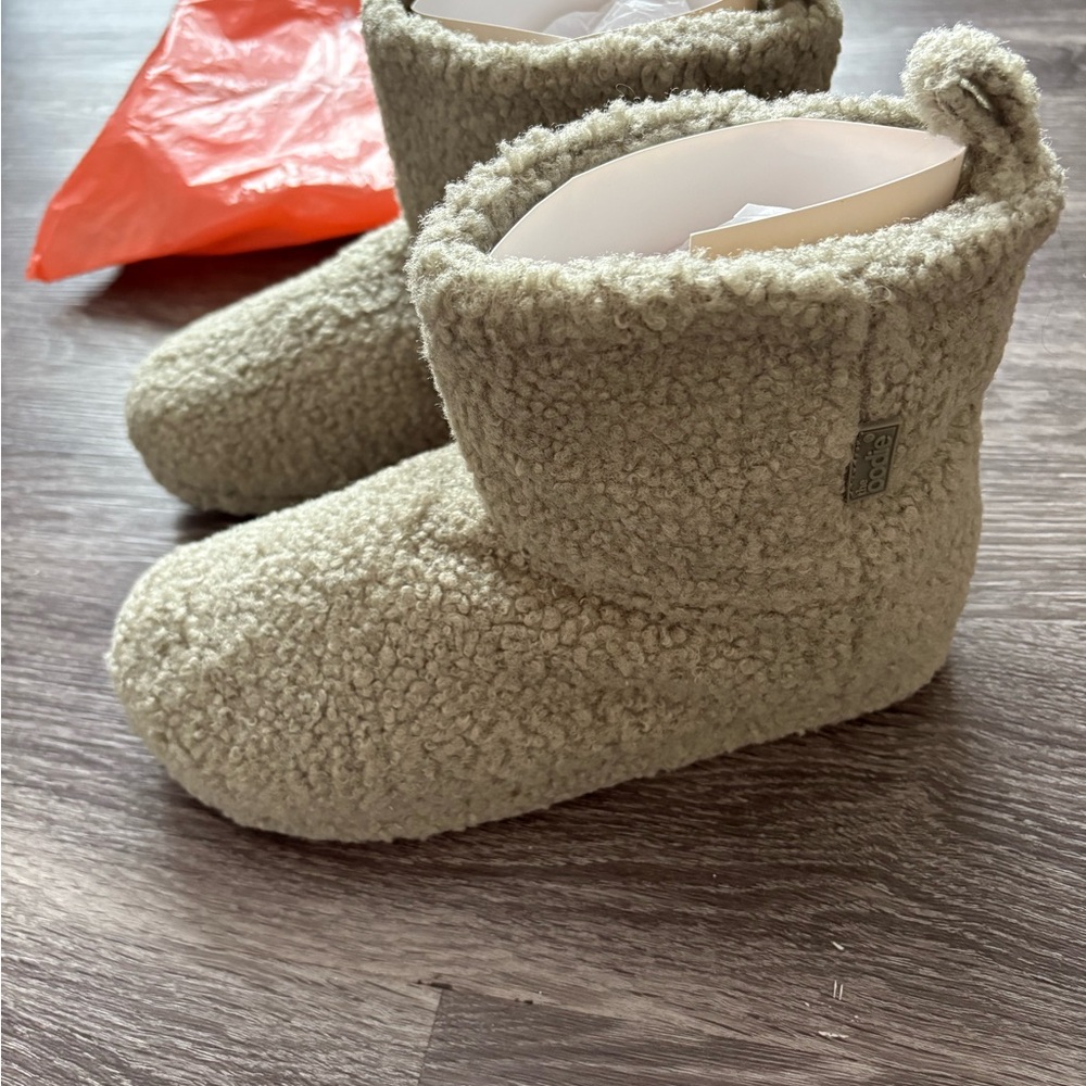 Oodie Sage Booties